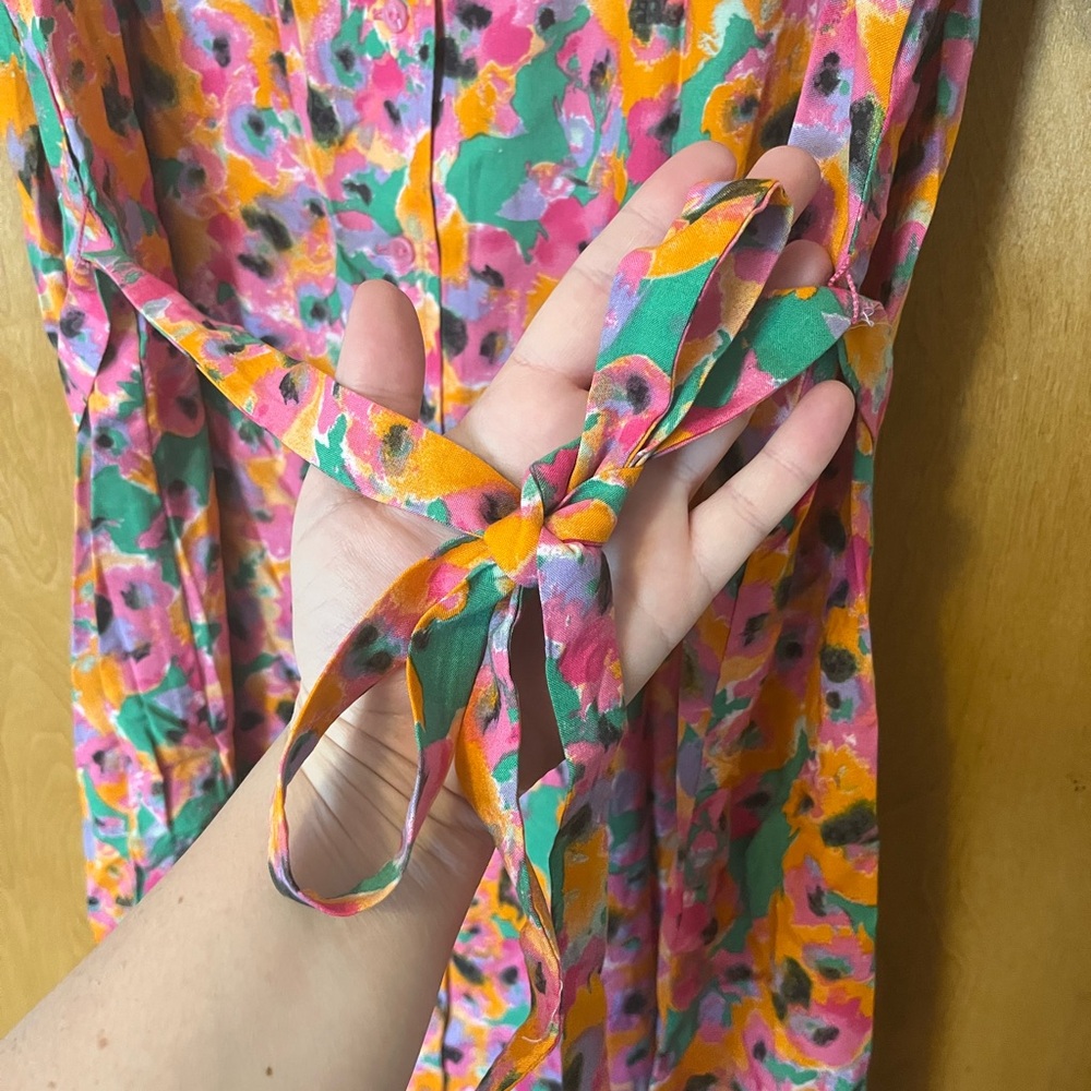 Monki wrap midi dress in pink floral print - Picture 4 of 15